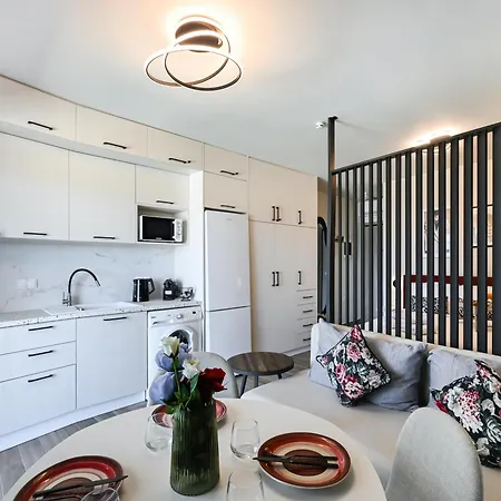 Ionian Pearl ניקיאנה