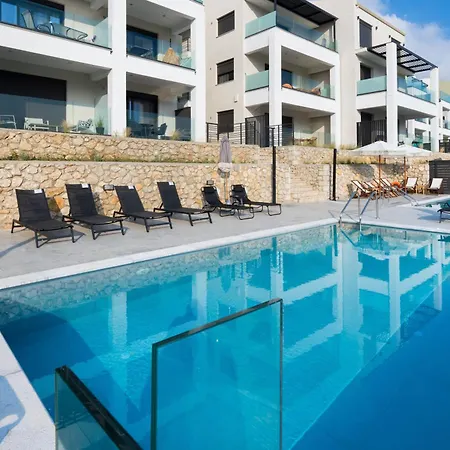 Ionian Pearl * ניקיאנה